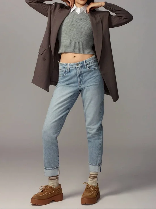 Good American Mid-Rise Weekender Light Wash Jeans